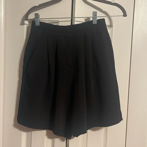 Babaton fully lined black high waisted shorts in black size 00 NWOT - Picture 2 of 10